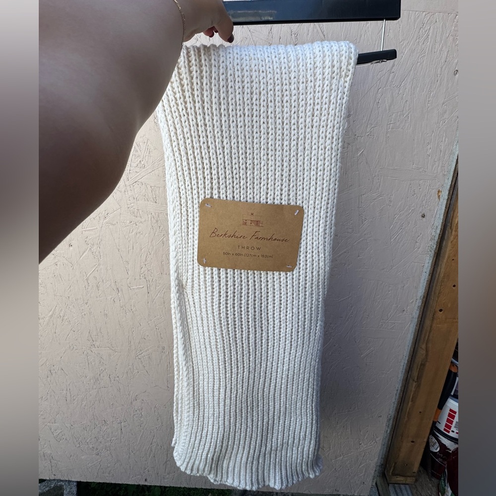Berkshire White Knit blanket